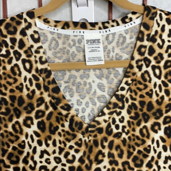 Victoria’s Secret PINK cheetah print t shirt - Picture 4 of 6